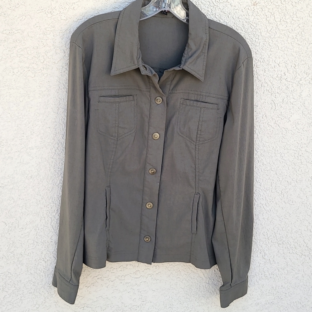 Dalia olive green front snap lightweight shacket